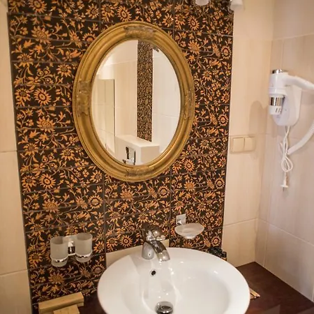 Apartamenty Siedem Komnat Siedmiu Mistrzow Torun Exterior photo